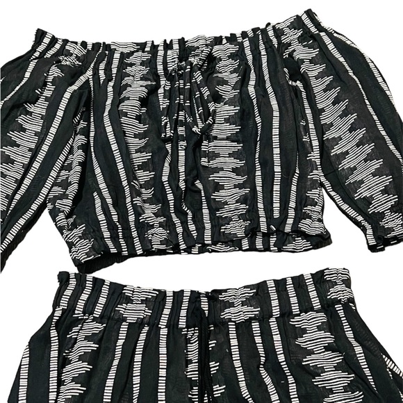 ELAN***Off-Shoulder Top w/ Matching Skirt SET**Small $138 - Picture 3 of 4